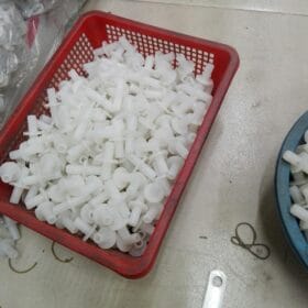 ắc mủ nhựa cửa kéo