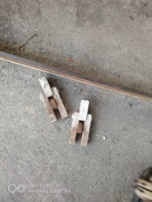 bánh xe cửa kéo bị hư