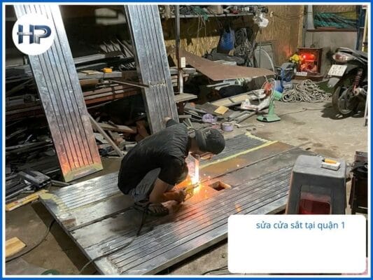 Nhu cầu sửa cửa sắt tại Quận 1 TPHCM hiện nay