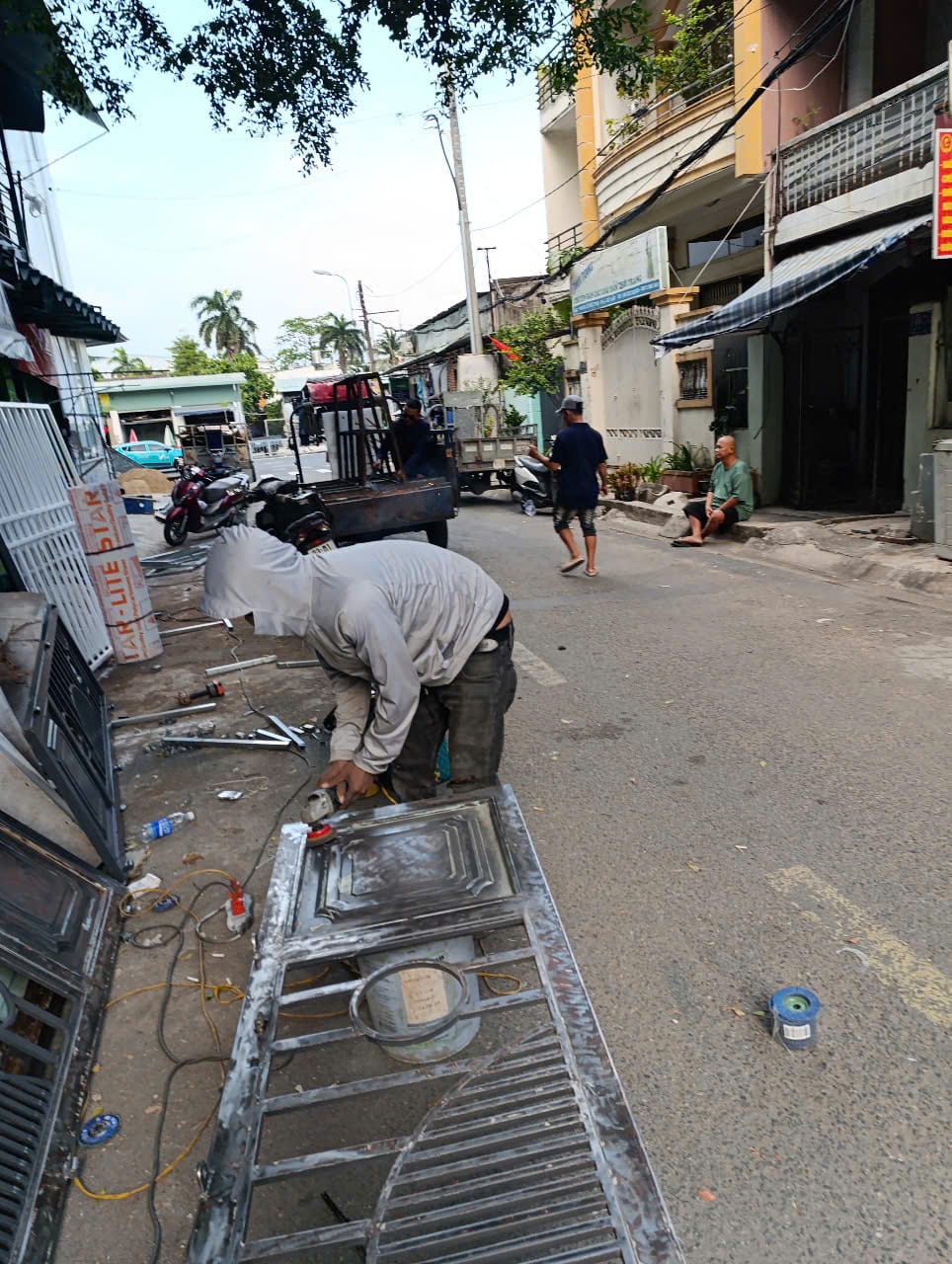 sửa cửa sắt tại nhà quận 3