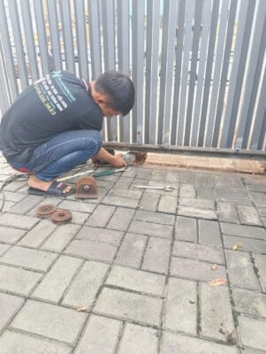 sửa cửa sắt 24h quận 4