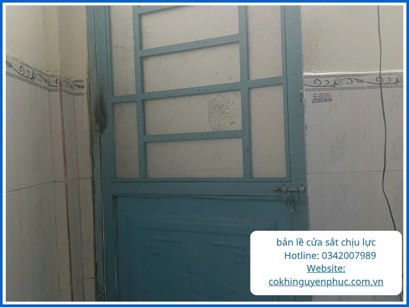 Hướng Dẫn Gọi Thợ Sửa Bản Lề Cửa Sắt TPHCM Tại Nhà Siêu Nhanh