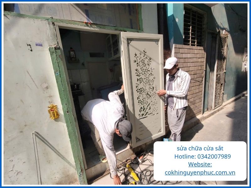 Tầm quan trọng của việc sửa chữa cửa sắt kịp thời