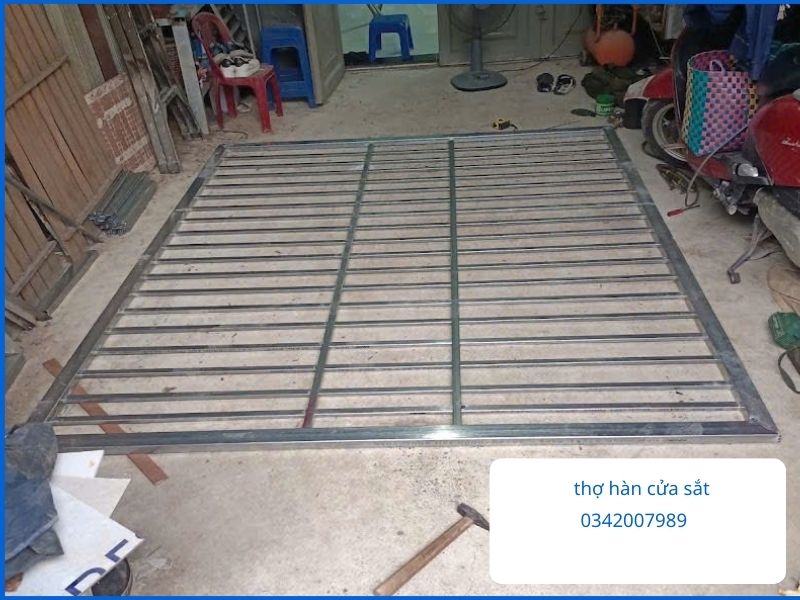thợ hàn khung sắt