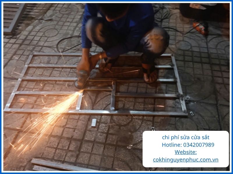 Bảng giá sửa cửa sắt Quận 8 mới nhất năm 2026