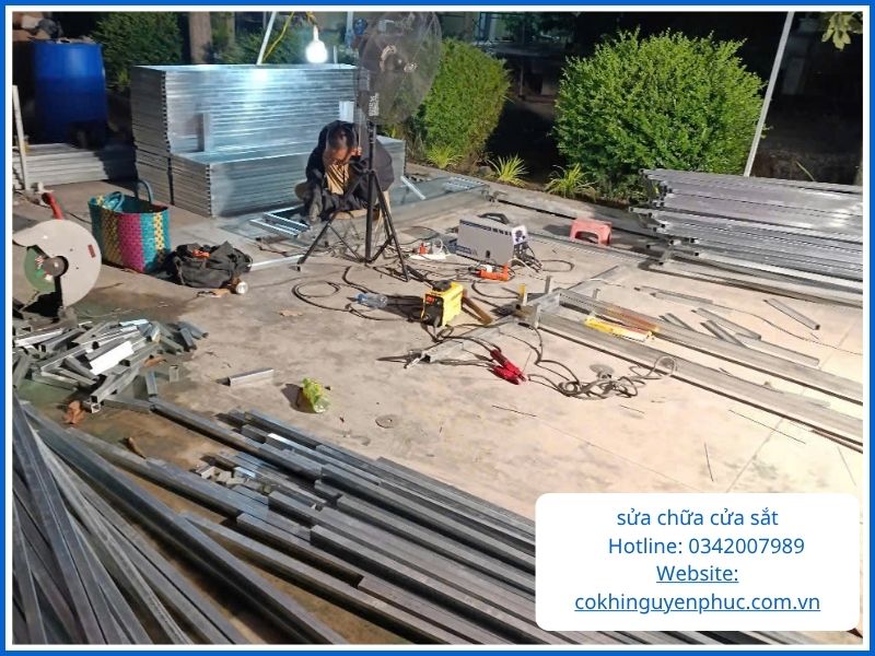 Quy trình sửa cửa sắt Thủ Đức chuyên nghiệp tại nhà