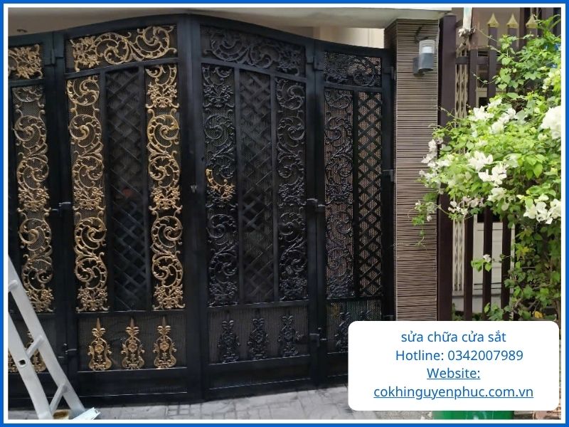 Khi nào bạn cần gọi thợ sửa cửa sắt tại nhà ngay lập tức