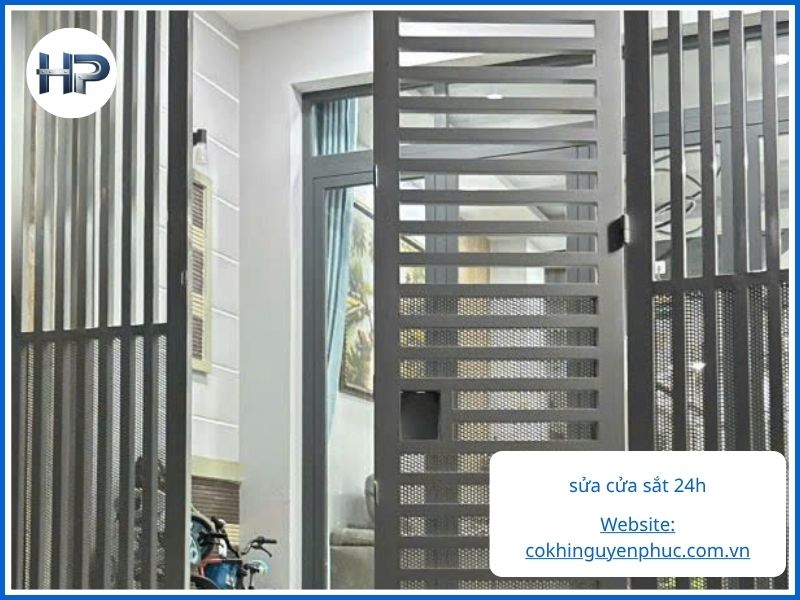 Tại sao bạn nên chọn dịch vụ sửa cửa sắt giá rẻ Quận 8 của chúng tôi