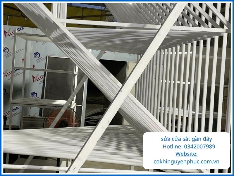 Dịch vụ sửa cửa sắt Quận 8 của Cơ Khí Nguyễn Phúc có gì đặc biệt