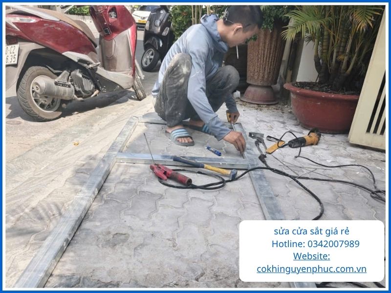 Tại sao nên chọn thợ sửa cửa sắt tại nhà Đắk lắk của Nguyễn Phúc?
