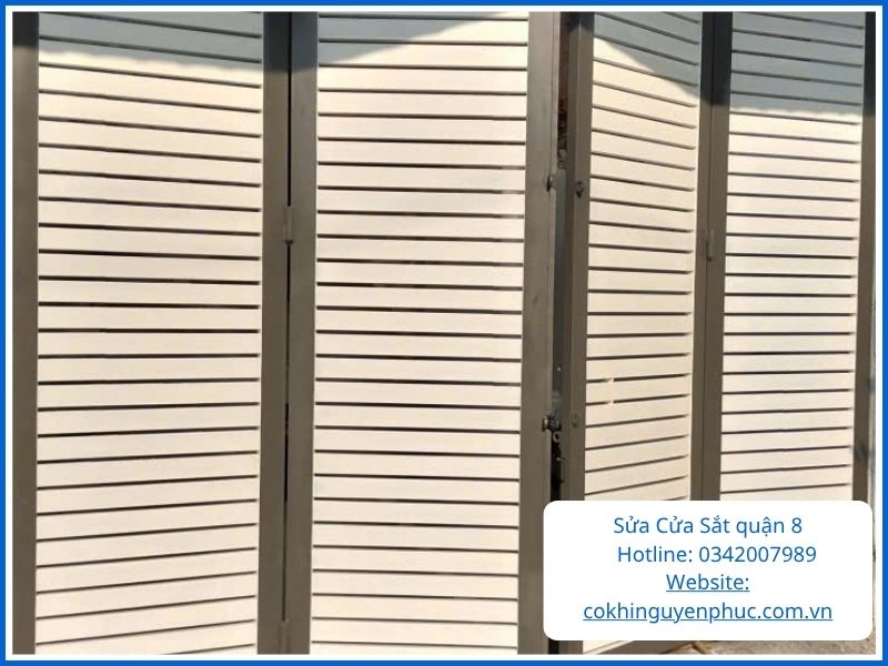 Sửa Cửa Sắt Quận 8: Dịch Vụ Tại Nhà Chuyên Nghiệp, Giá Rẻ & Cấp Tốc