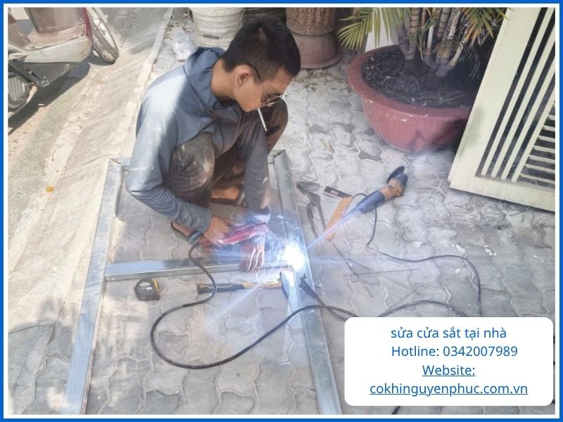 Các lỗi hư hỏng phổ biến cần gọi sửa cửa sắt quận 5 ngay 