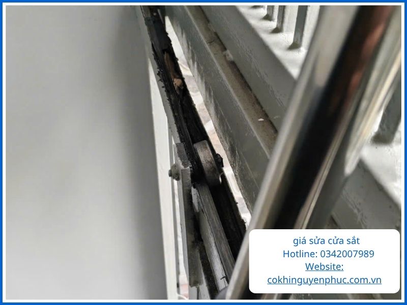 giá sửa cửa sắt Quận 12 mới nhất (Tham khảo)