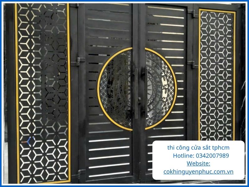 Liên hệ đơn vị thi công cửa sắt TPHCM uy tín chất lượng