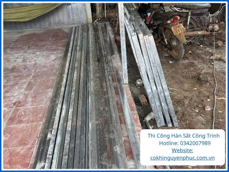 Thi Công Hàn Sắt Công Trình Khung Nhà Kho, Lắp Mái Tôn