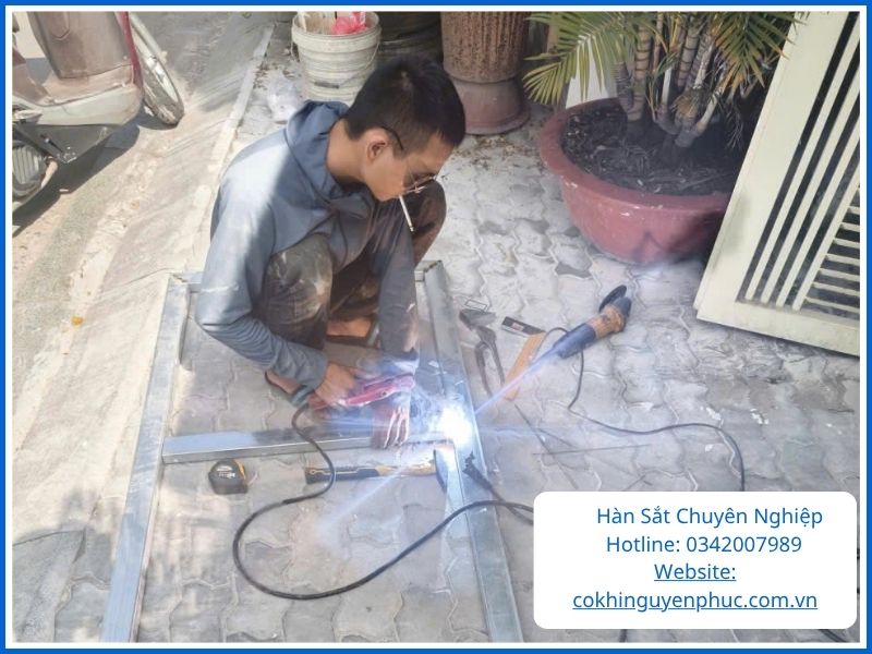 Các Dịch Vụ Sửa Chữa, Gia Cố Khung Sắt Và Cửa Sắt Dân Dụng