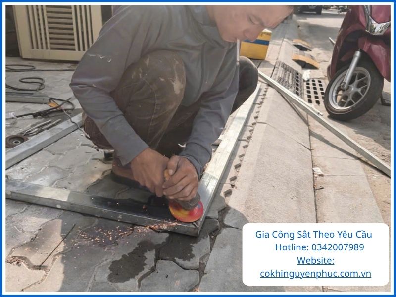 Dịch Vụ Gia Công Sắt Theo Yêu Cầu Của Thợ Hàn Sắt Củ Chi