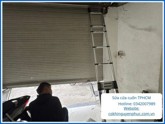 Sửa cửa cuốn TPHCM tận nơi – Kiểm tra đúng lỗi, báo giá trước khi làm