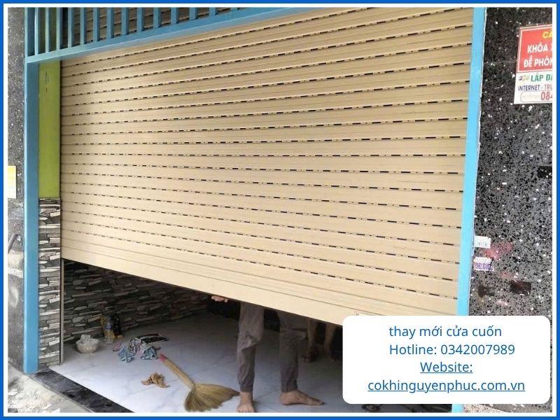 Nên sửa hay thay mới cửa cuốn
