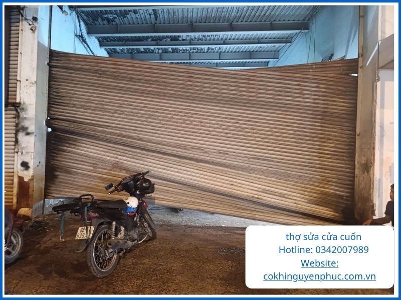Dấu hiệu cần gọi thợ sửa cửa cuốn